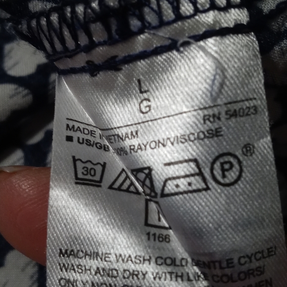 Gap Tank top  Ruffle. Dark Blue with White Hearts 100% Rayon Thin & Comfy - Picture 11 of 12